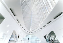 KFC lanserer førerløse 5G biler KFC lanserer førerløse 5G biler