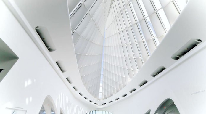 KFC lanserer førerløse 5G biler KFC lanserer førerløse 5G biler